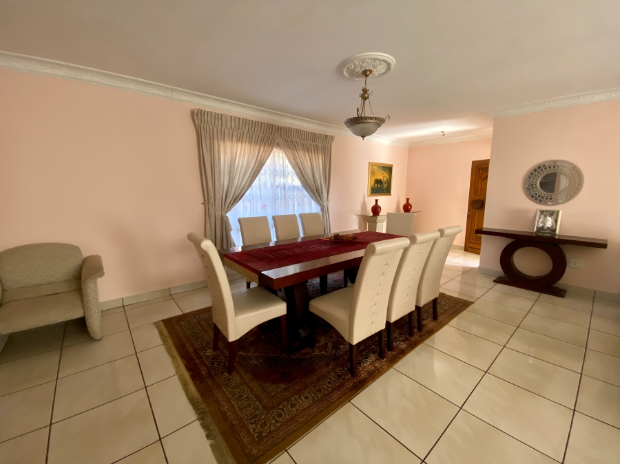 5 Bedroom Property for Sale in Heuwelsig North West
